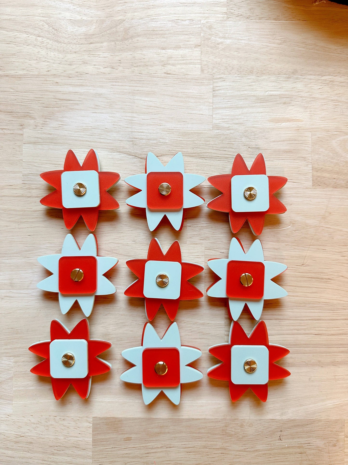 Sawtooth star thread cutter